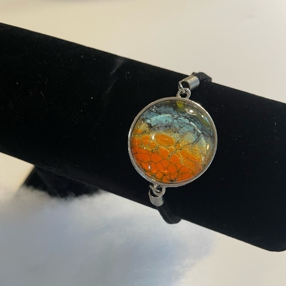 Hand painted bracelet - Picture 1 of 4